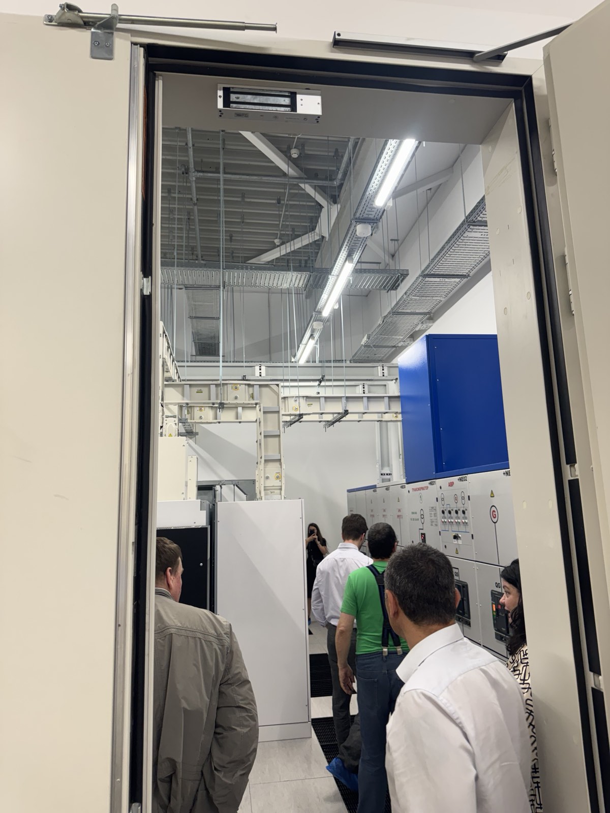 Group photograph of visitors at BRAIN++